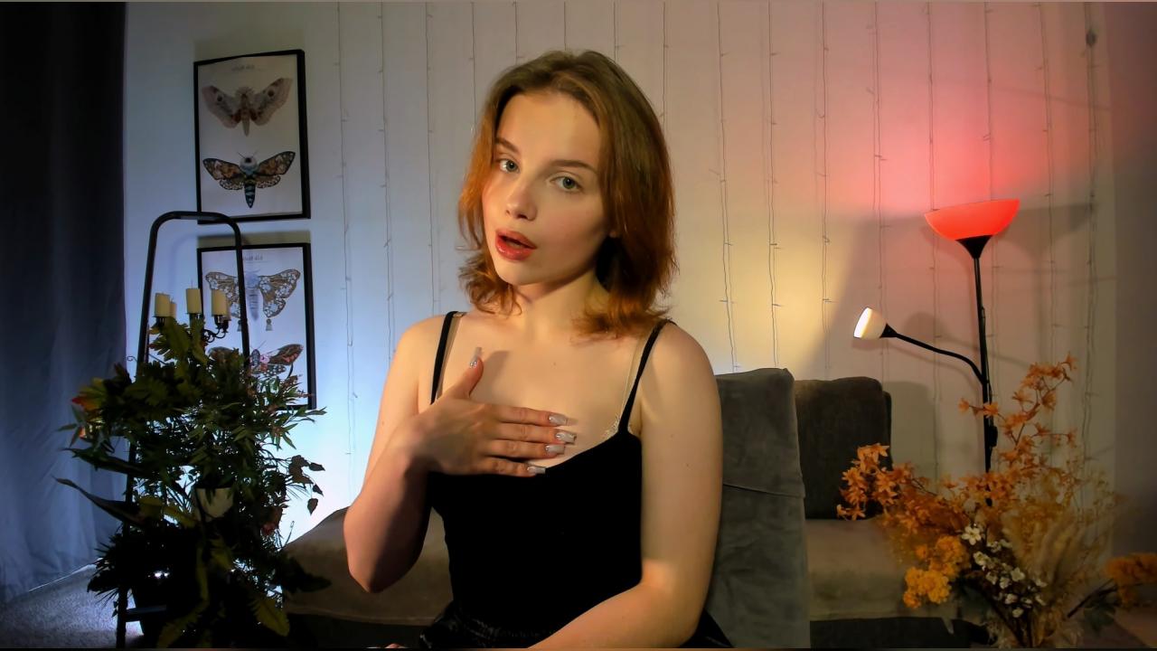 Webcam chat profile for GabiAddams: Legs, feet & shoes
