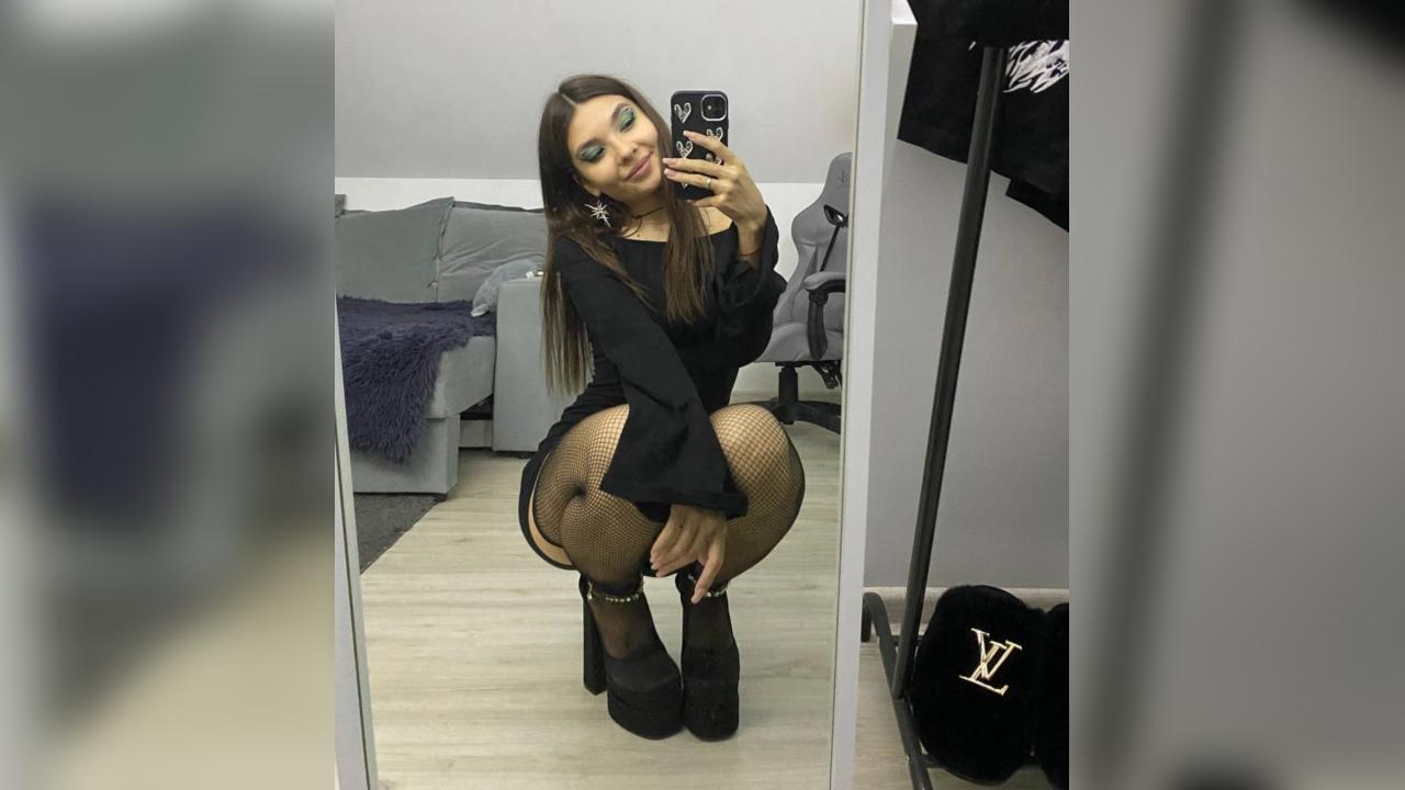 Webcam chat profile for luuna69