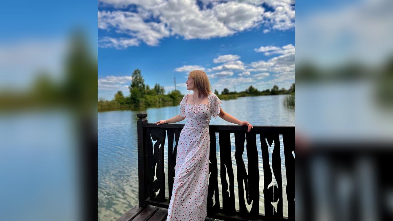 Webcam chat profile for LadyRed1919