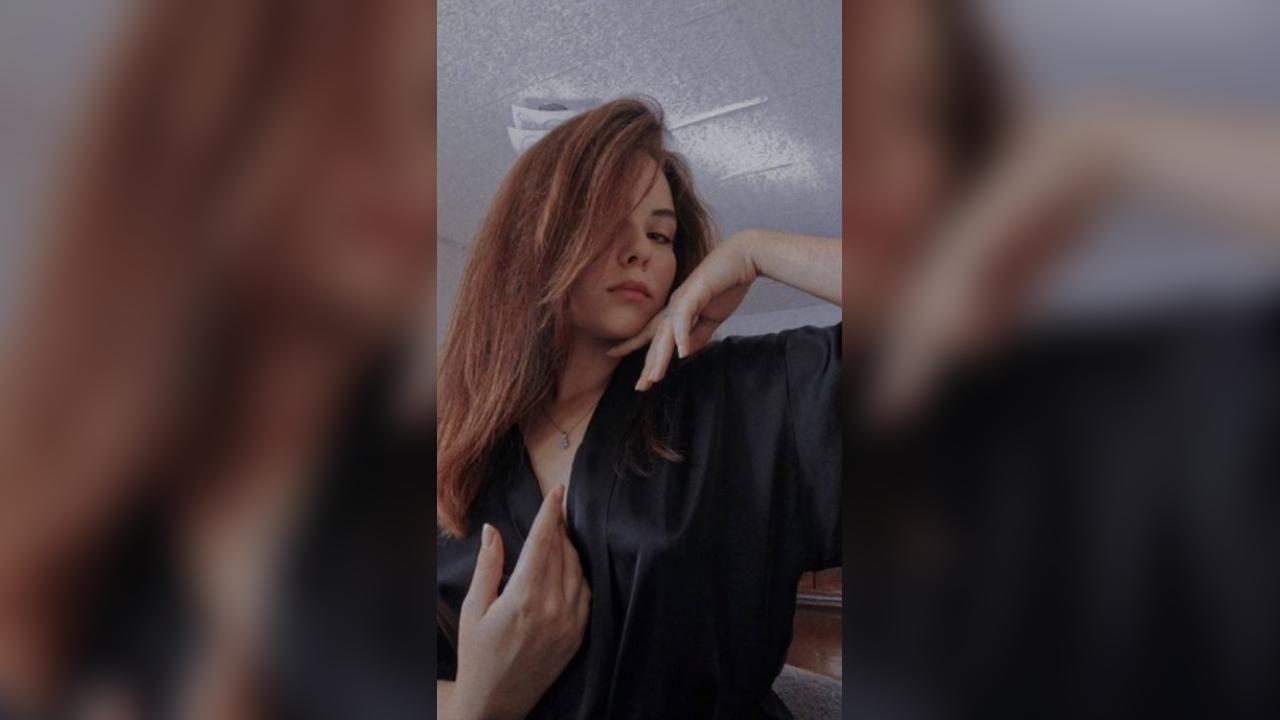 Webcam chat profile for HotQueen: Kissing