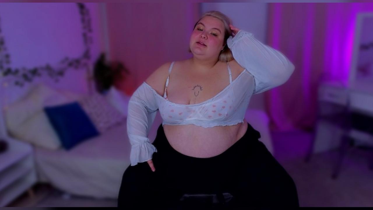 Webcam chat profile for EllaBigBabe: Leather