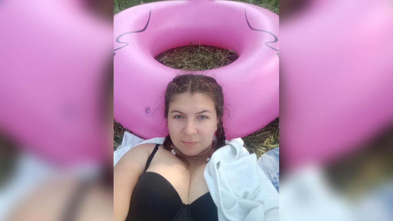 Webcam chat profile for Caryssa: Outfits