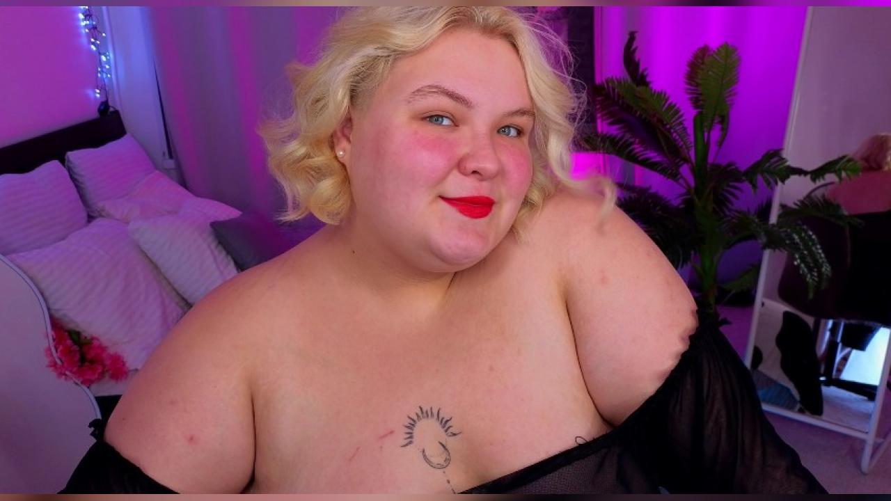 Webcam chat profile for EllaBigBabe: Leather
