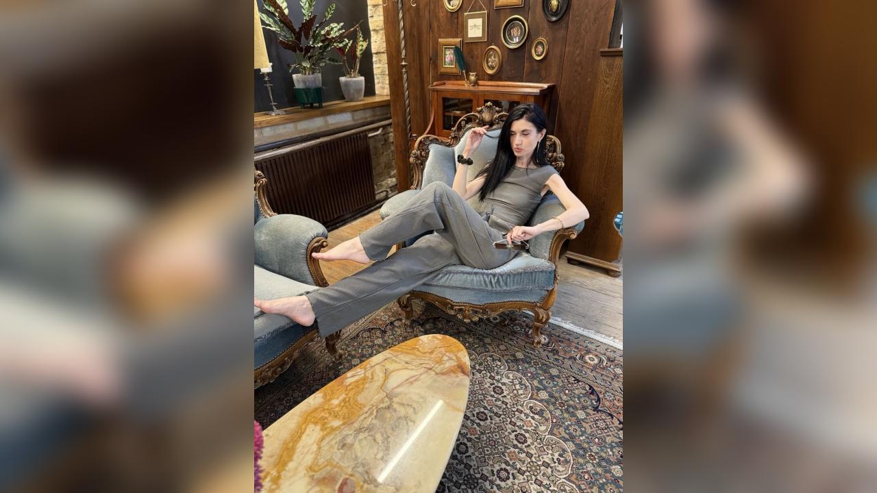 Webcam chat profile for AlisaSecrtAgent: Leather