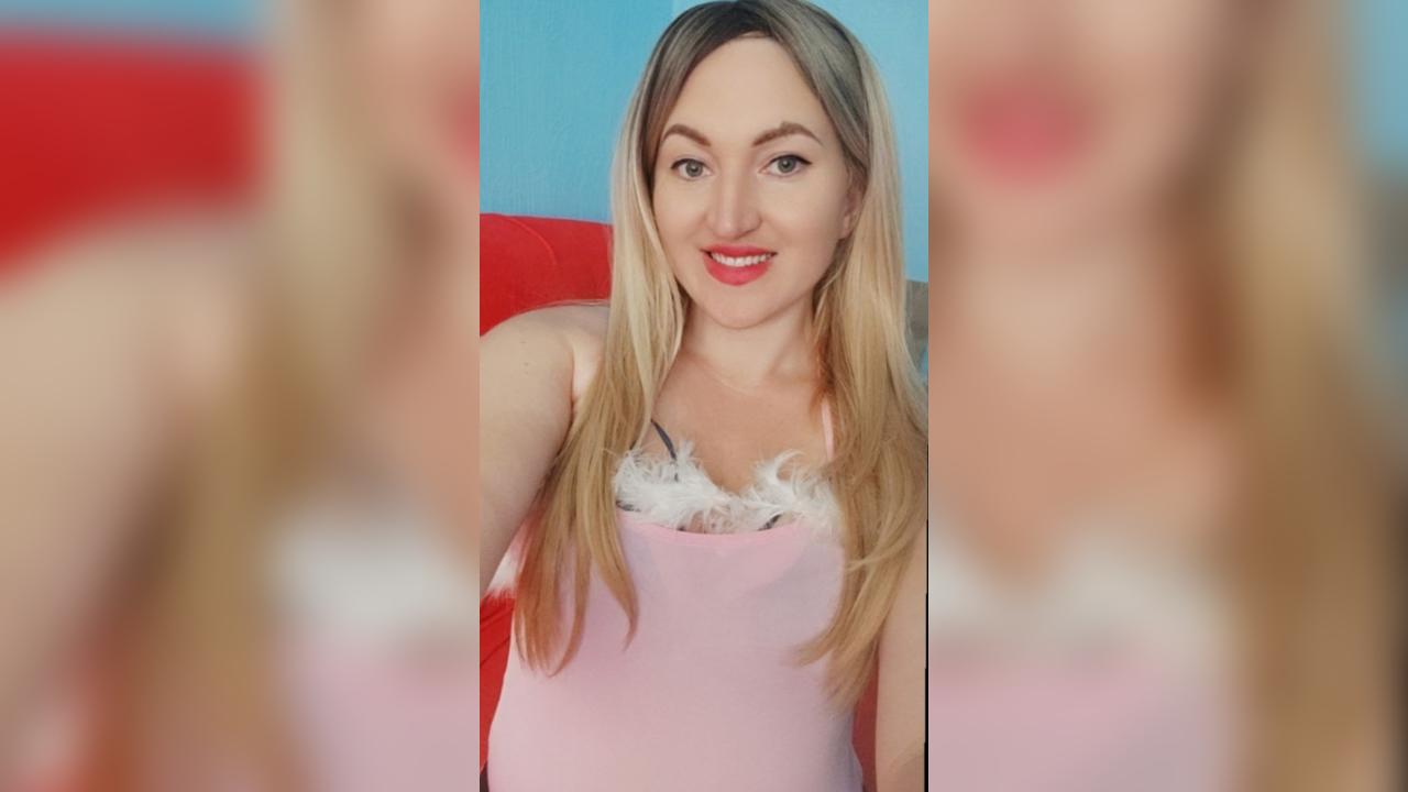 Webcam chat profile for ZarinaSweet