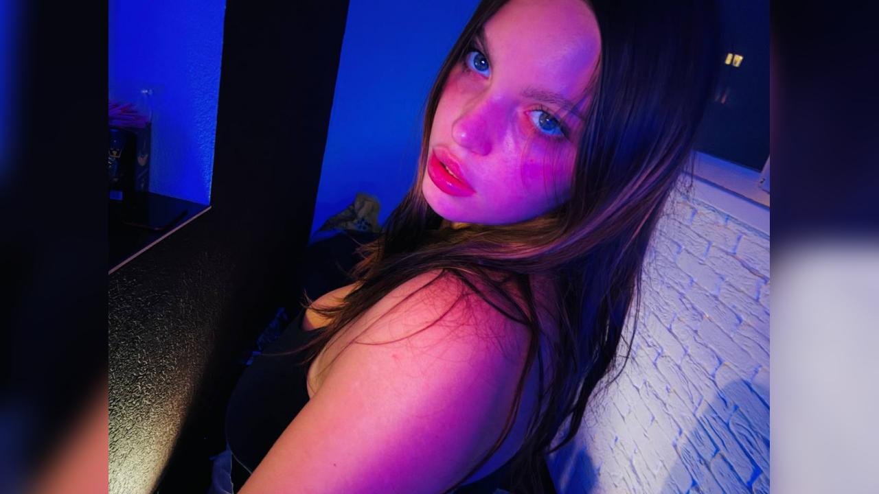 Webcam chat profile for LilyKiss