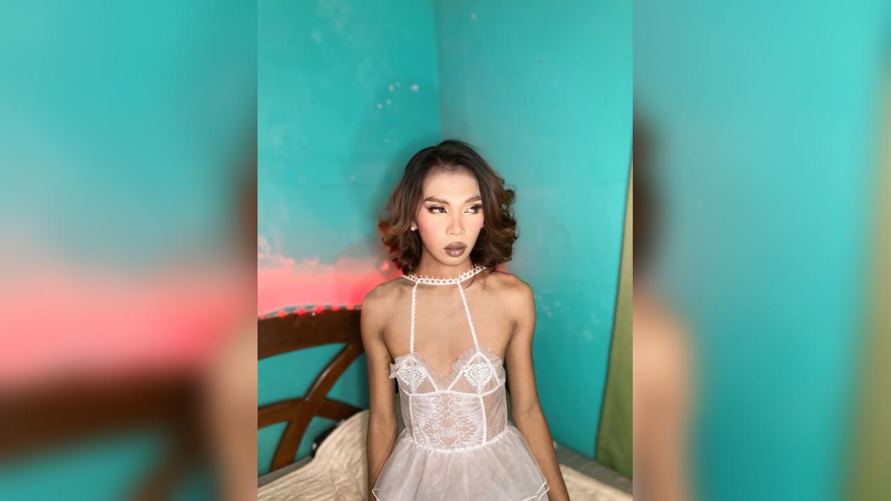 Webcam chat profile for HottestBabyGirl: Jerking off