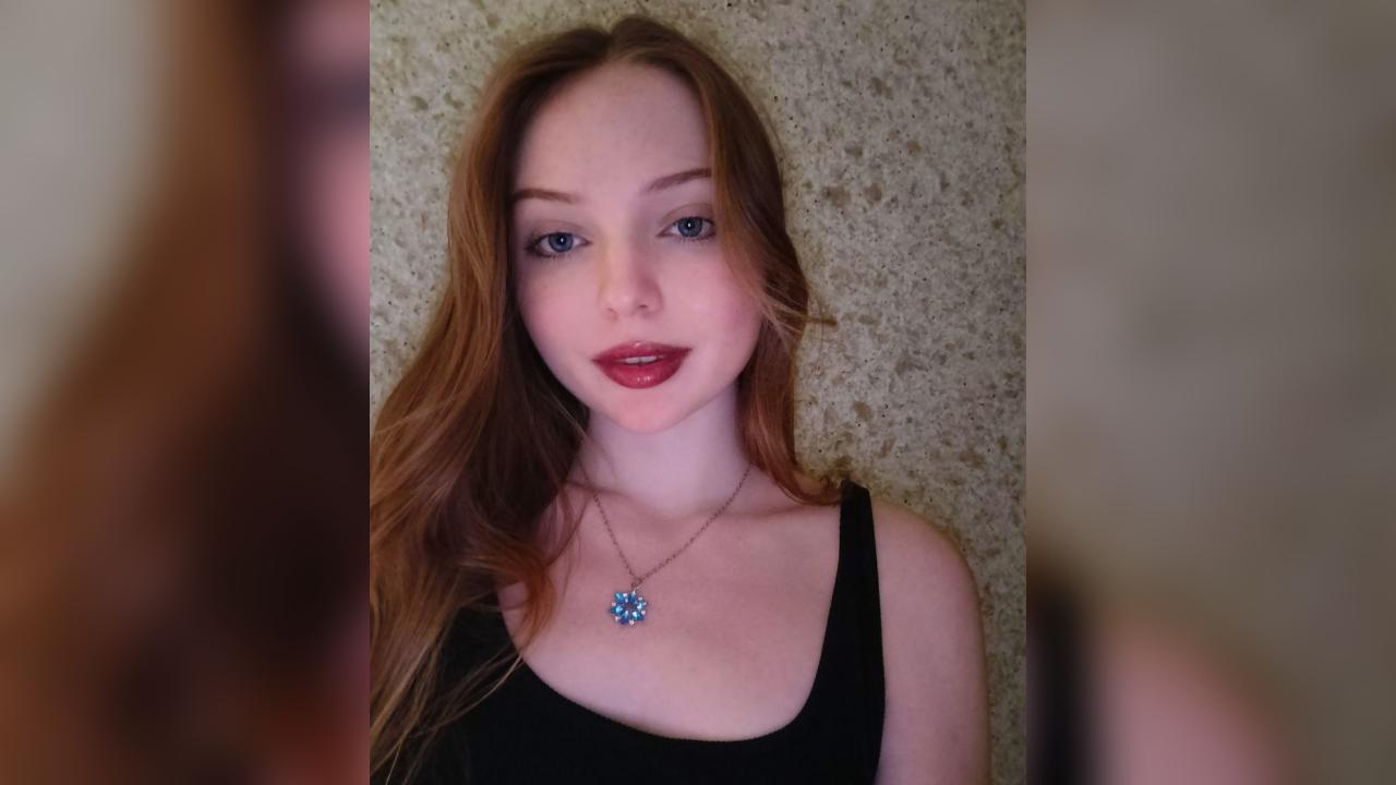 Webcam chat profile for BellaVerde: Outfits