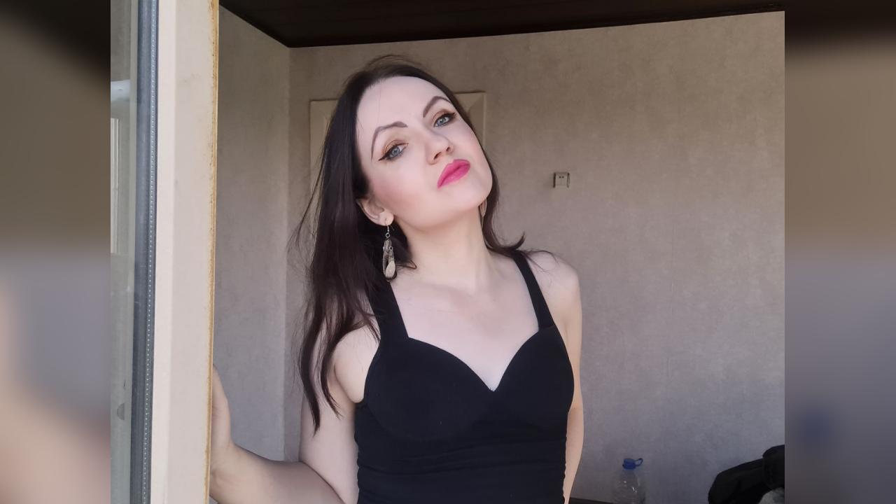 Webcam chat profile for CamillaRhodes: Dancing