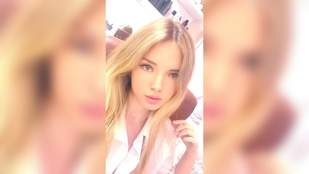 Webcam chat profile for SweetRinaKiss: Outfits
