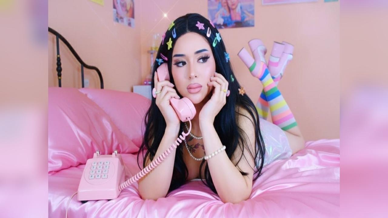 Webcam chat profile for MyNameIsWow: Bondage & discipline