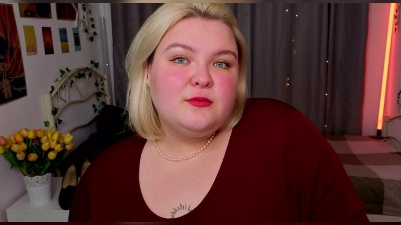 Webcam chat profile for EllaBigBabe: Leather