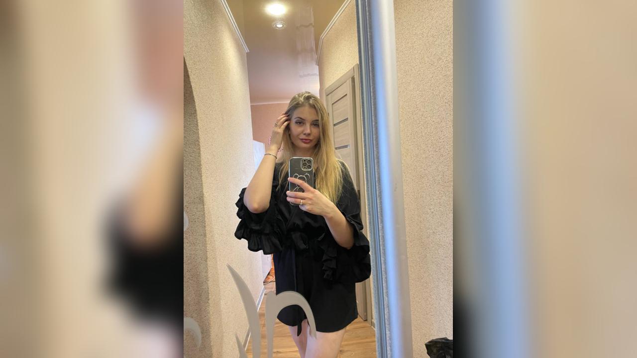 Webcam chat profile for SweetLiiliana
