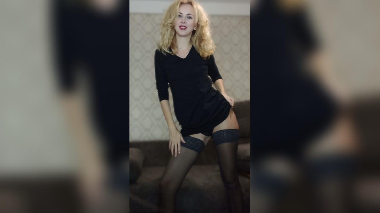 Webcam chat profile for SweettWomann