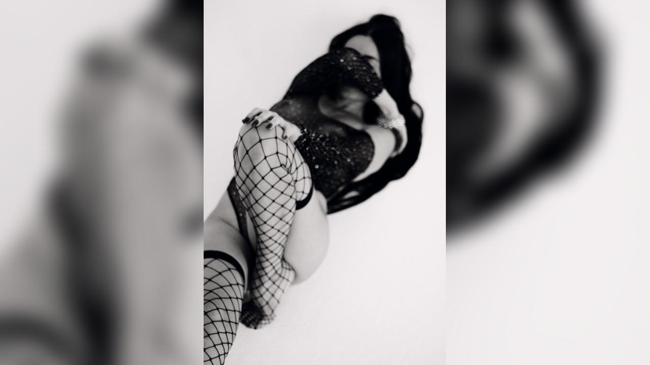 Webcam chat profile for EvaGoddes: Legs, feet & shoes