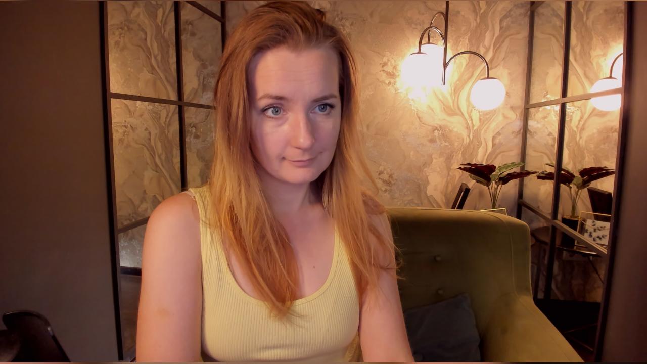 Webcam chat profile for MeggySun: Legs, feet & shoes