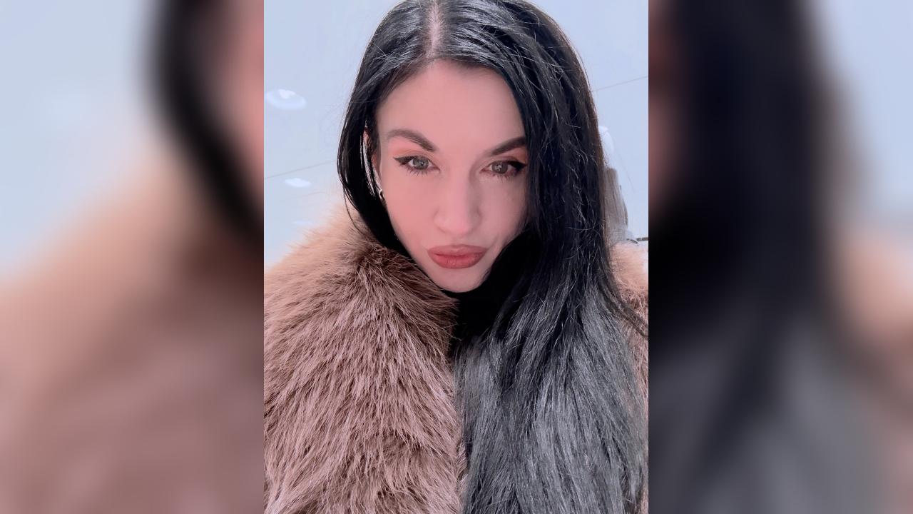 Webcam chat profile for AlisaSecrtAgent: Leather