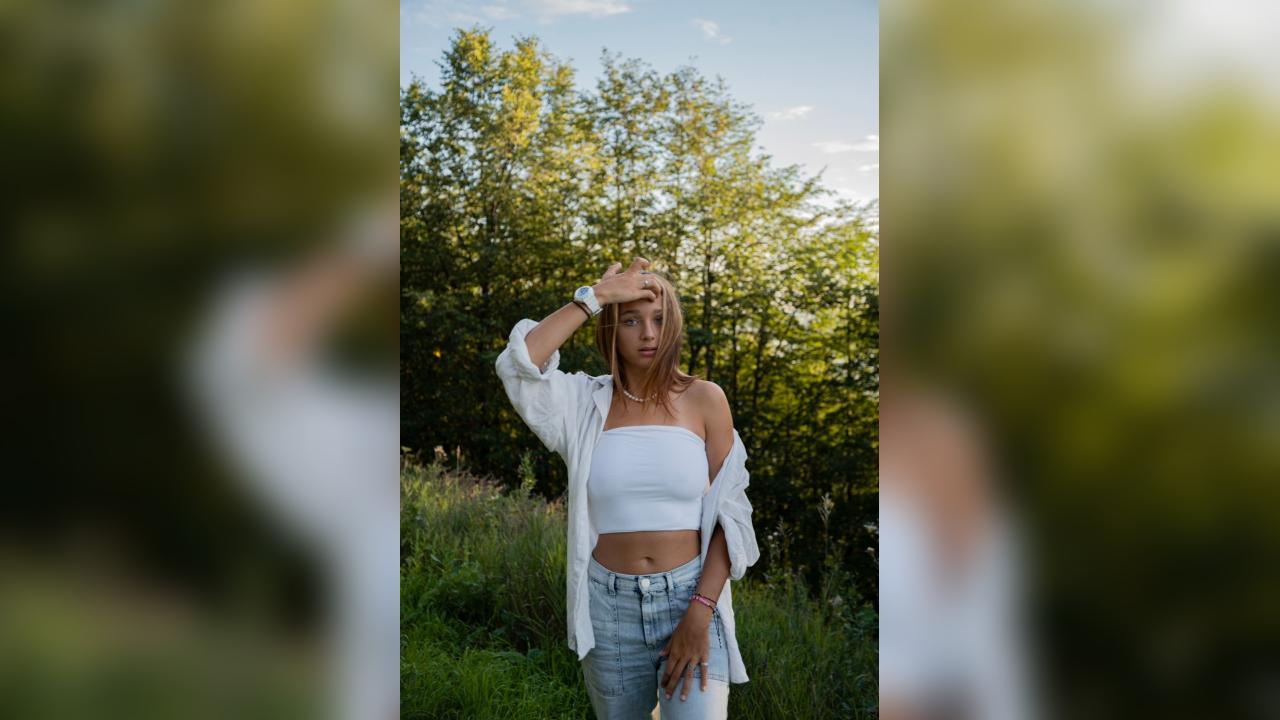 Webcam chat profile for Vionelle: Dancing