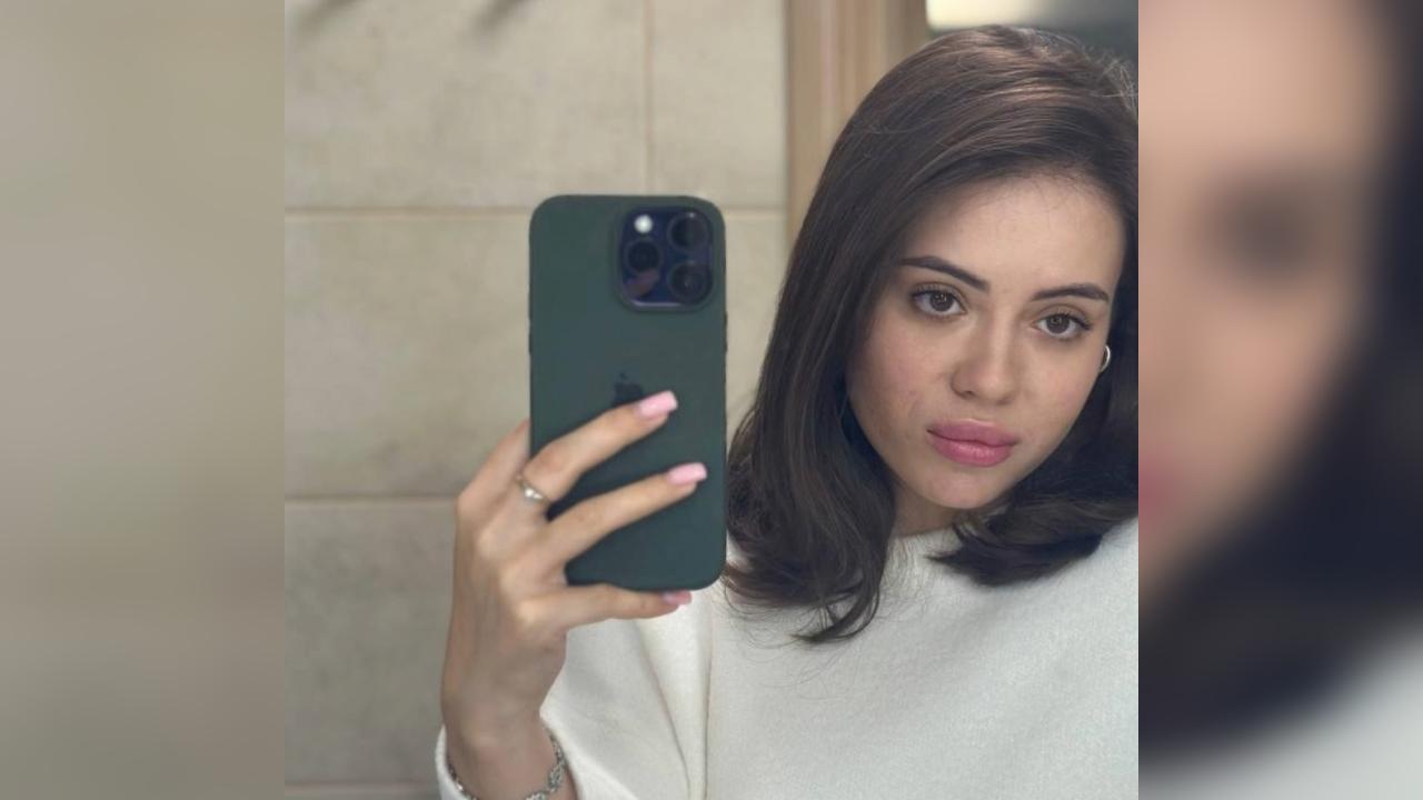 Webcam chat profile for CherryGoddess: Nails