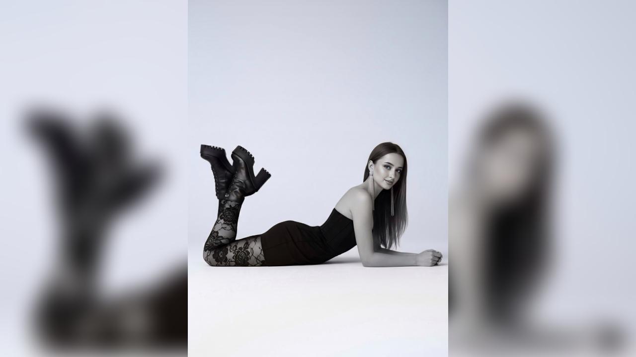 Webcam chat profile for GabriellaRouge: Ask about my other interests