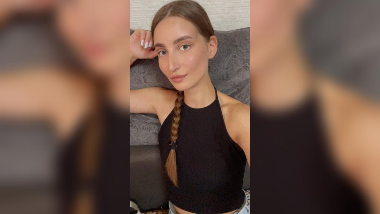 Webcam chat profile for Zani: Ask about my Hobbies