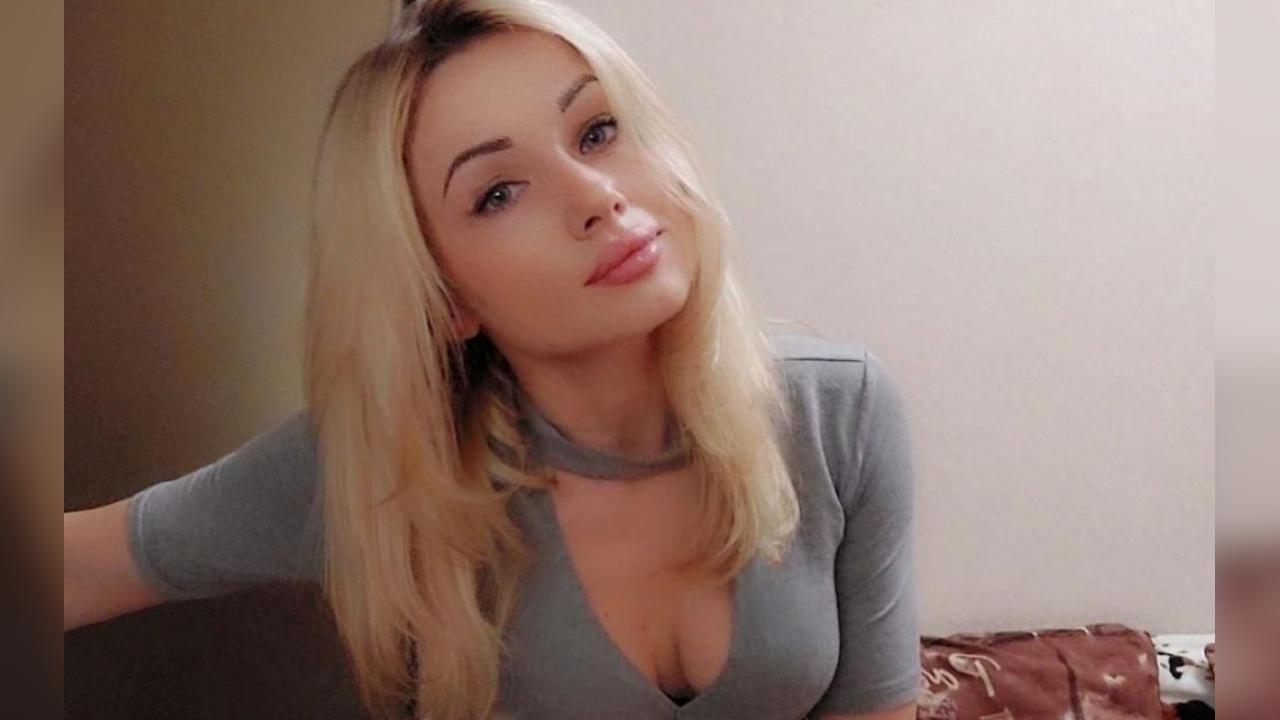 Webcam chat profile for Spacegirlll8: Cooking