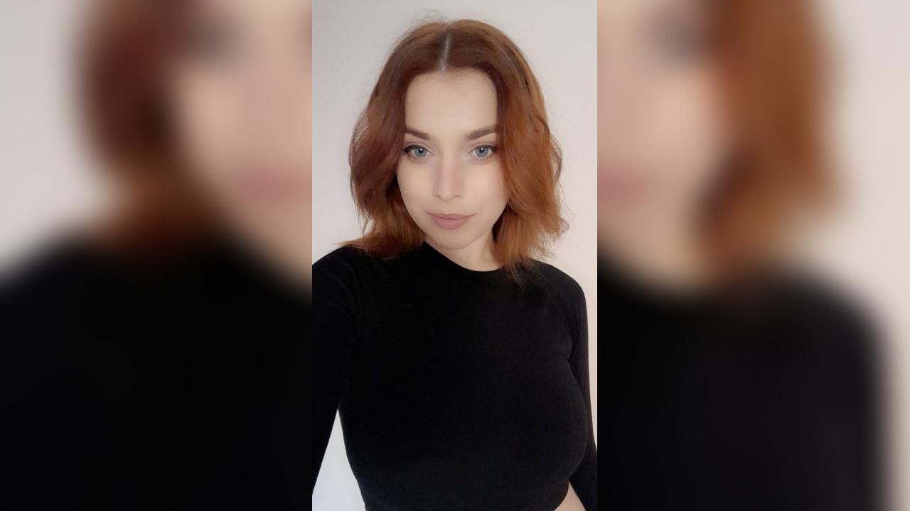 Webcam chat profile for Miralyn: Outfits