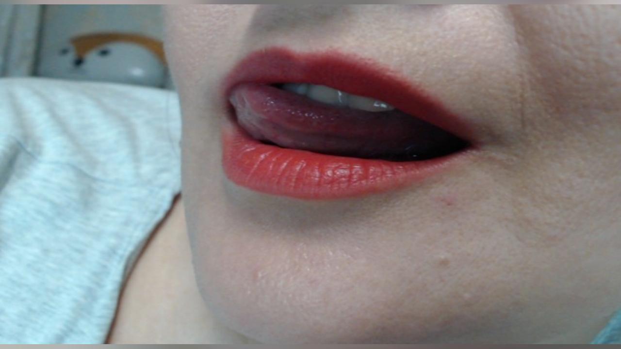 Webcam chat profile for LuckyLilu: Legs, feet & shoes