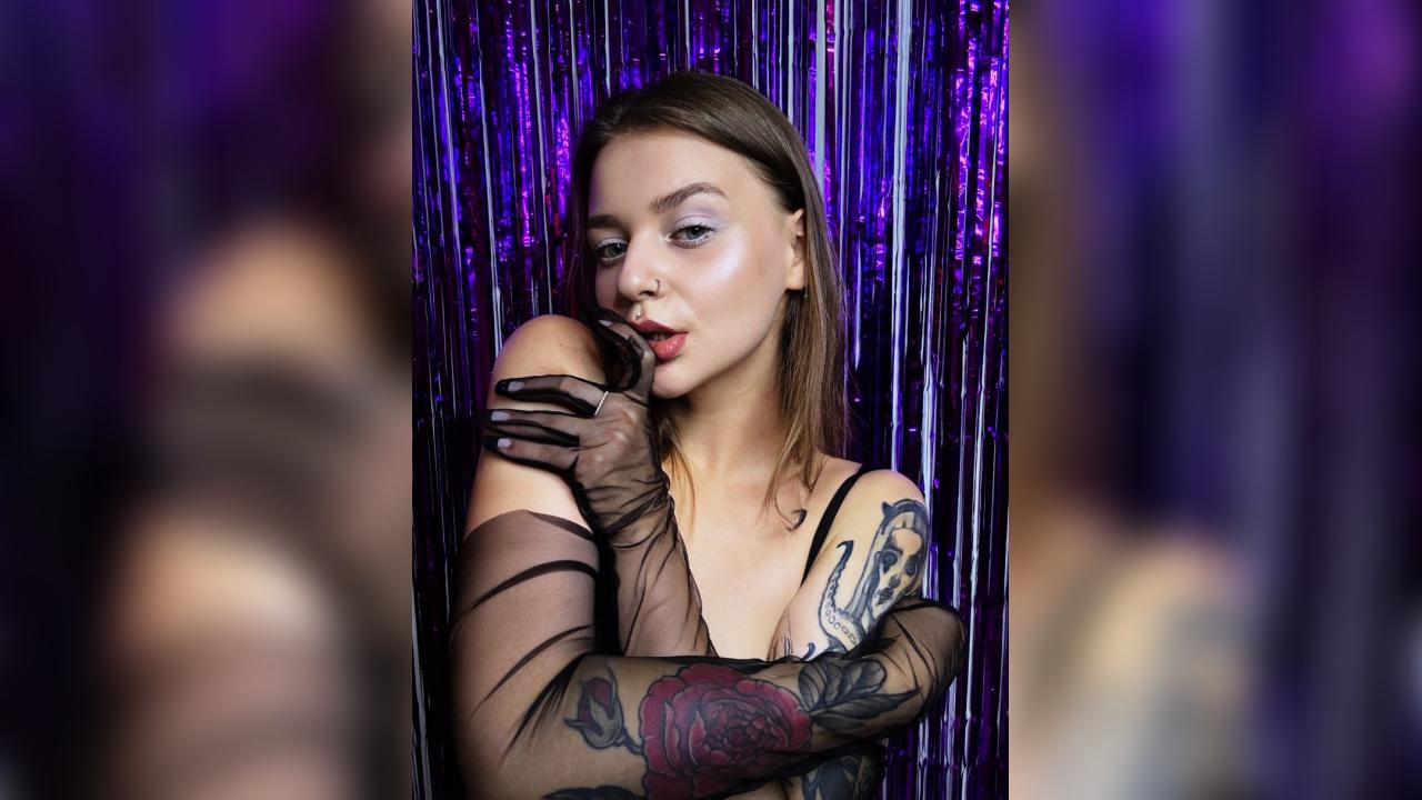 Webcam chat profile for LunaPop