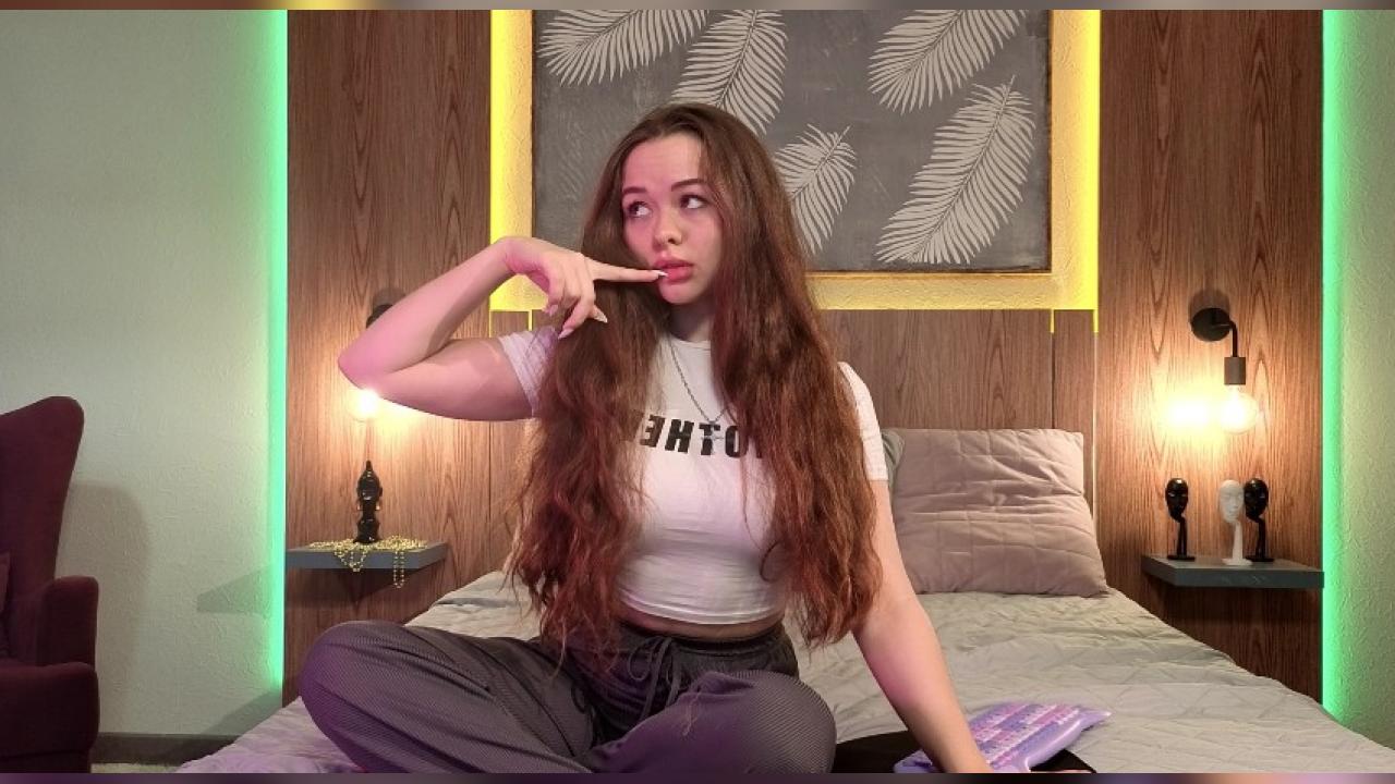 Webcam chat profile for SweetieMisss: Legs, feet & shoes
