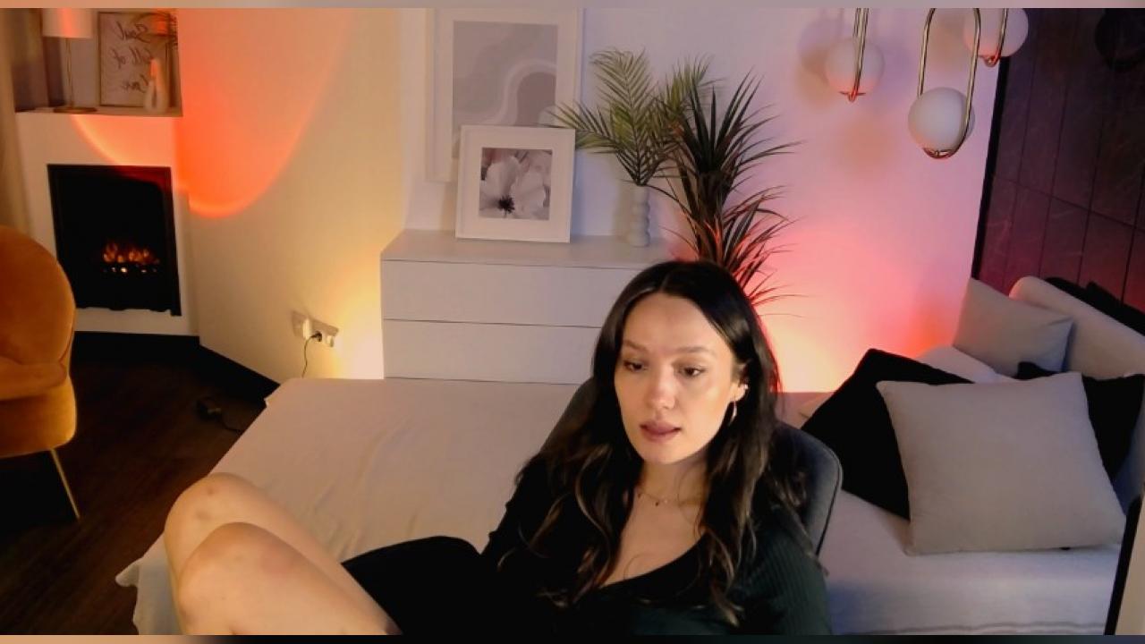 Webcam chat profile for AgnesGoddes: Legs, feet & shoes
