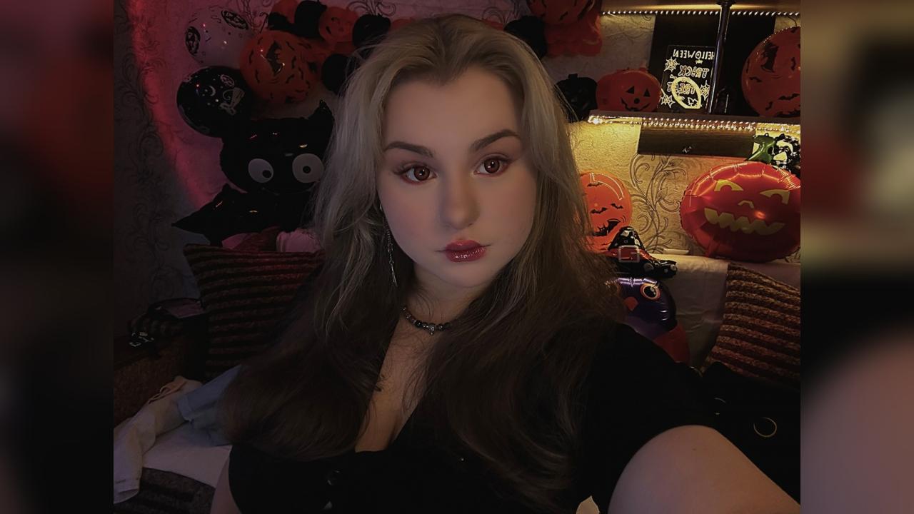 Webcam chat profile for AlSunset22: Sports