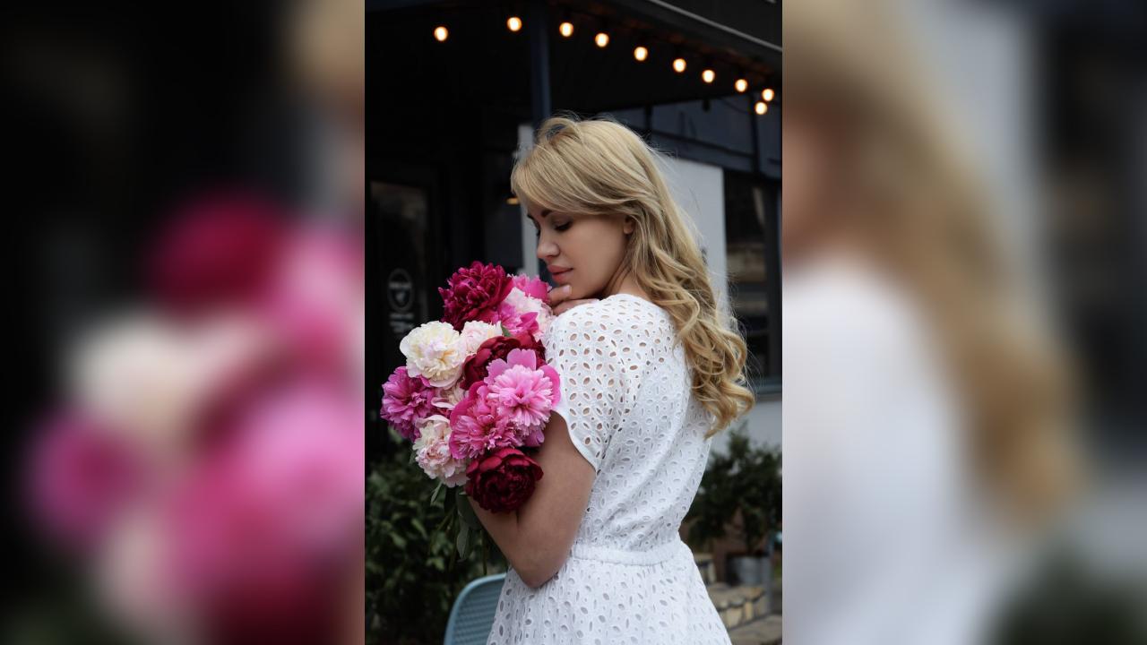 Webcam chat profile for ElanoraGrace: Exercise