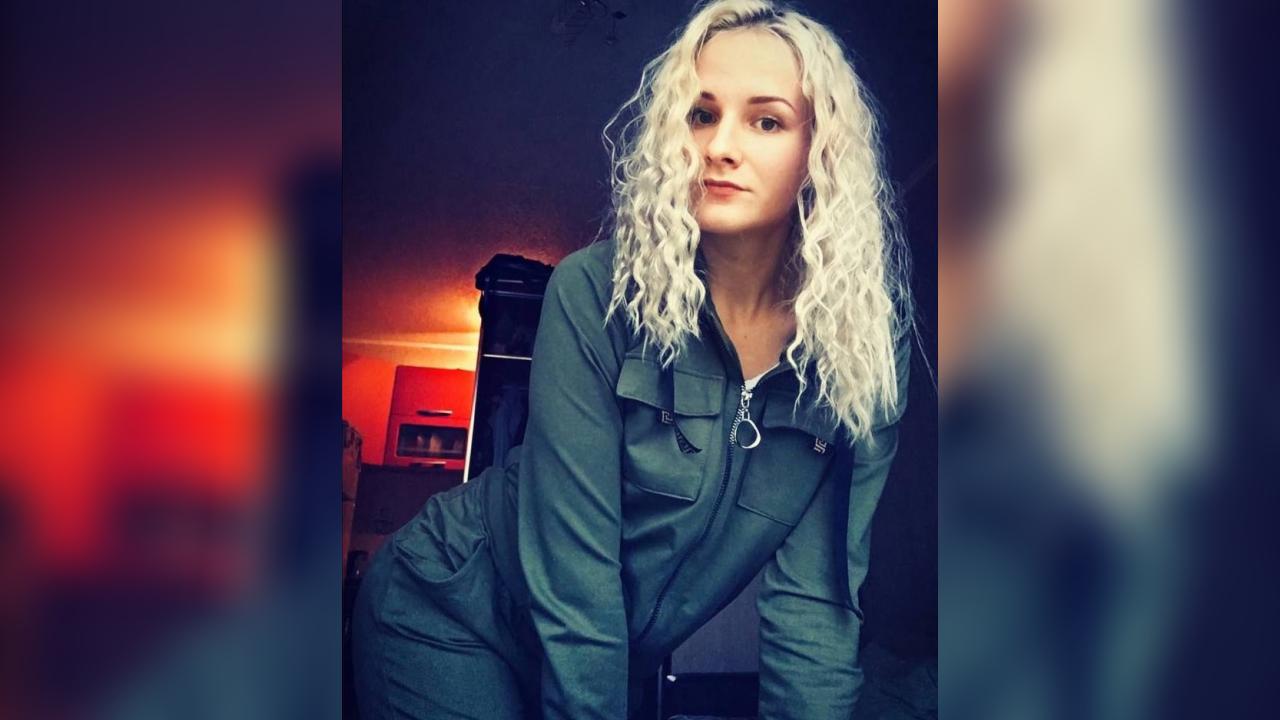 Webcam chat profile for Serenelle