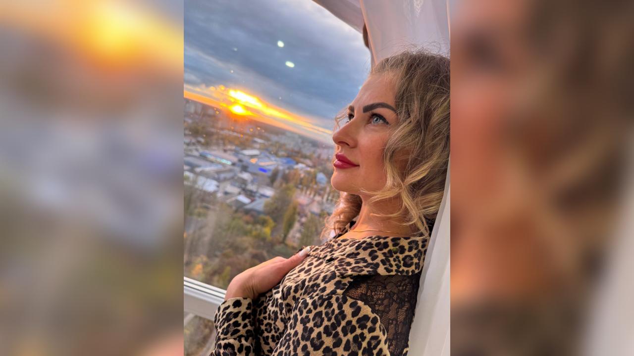 Webcam chat profile for TatianaLure: Dancing