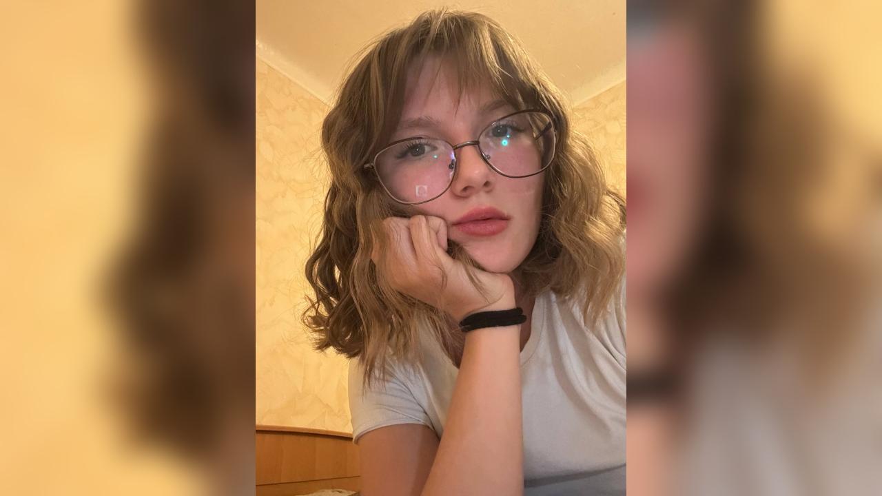 Webcam chat profile for EnchantingSiren: Ask about my Hobbies