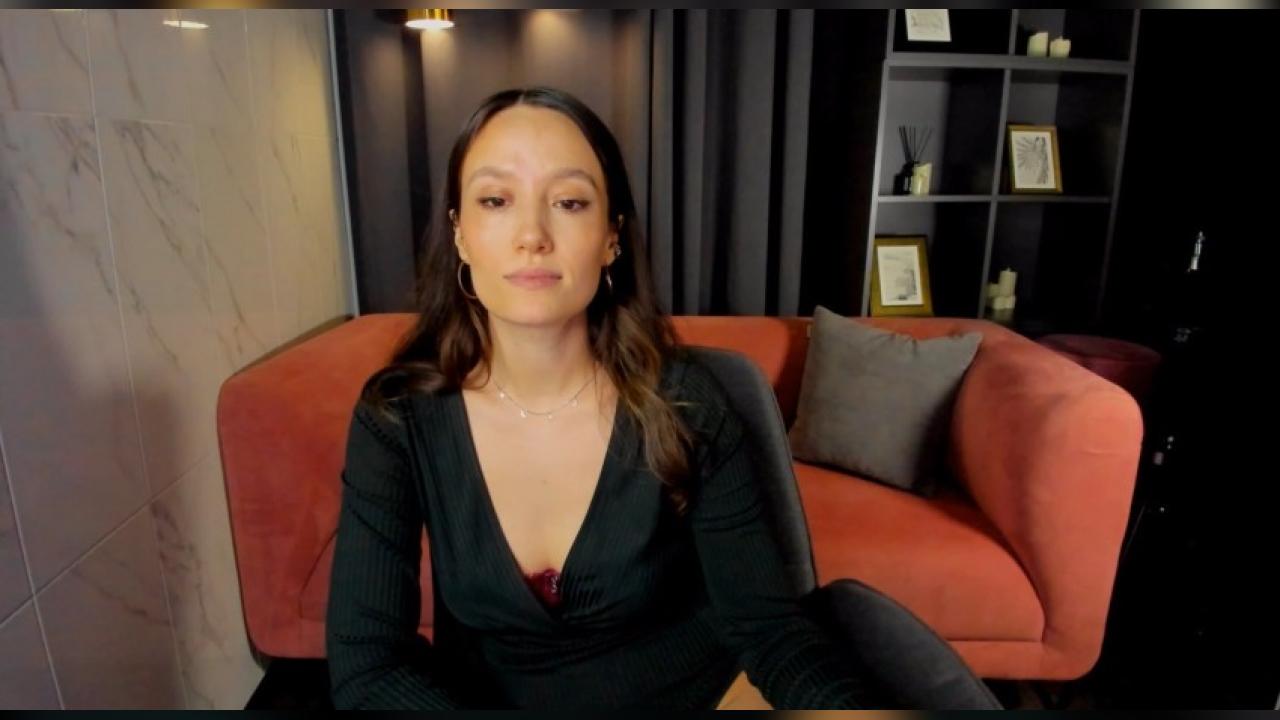 Webcam chat profile for AgnesGoddes: Legs, feet & shoes