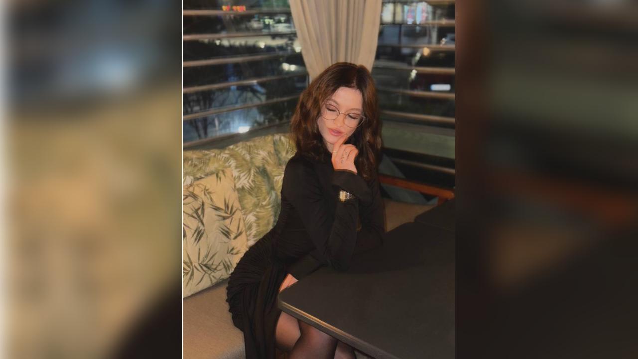 Webcam chat profile for Lunna: Ask about my Hobbies