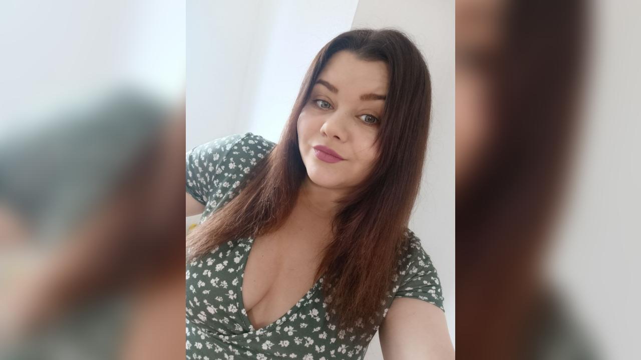 Webcam chat profile for MissTempt: Ask about my Hobbies