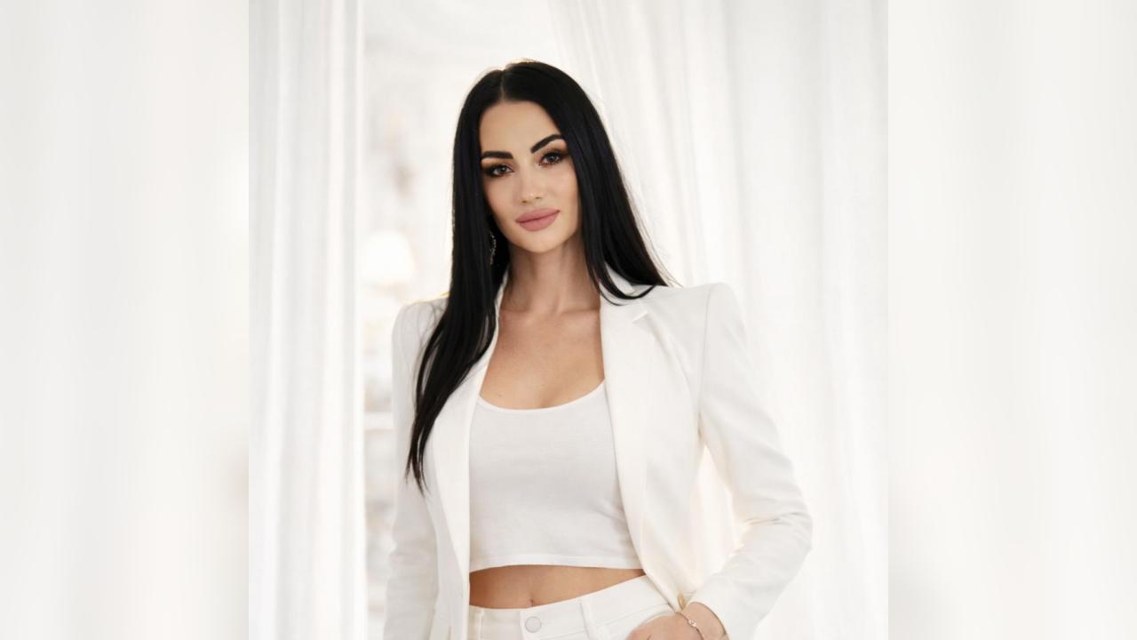 Webcam chat profile for 00Queen: Smoking