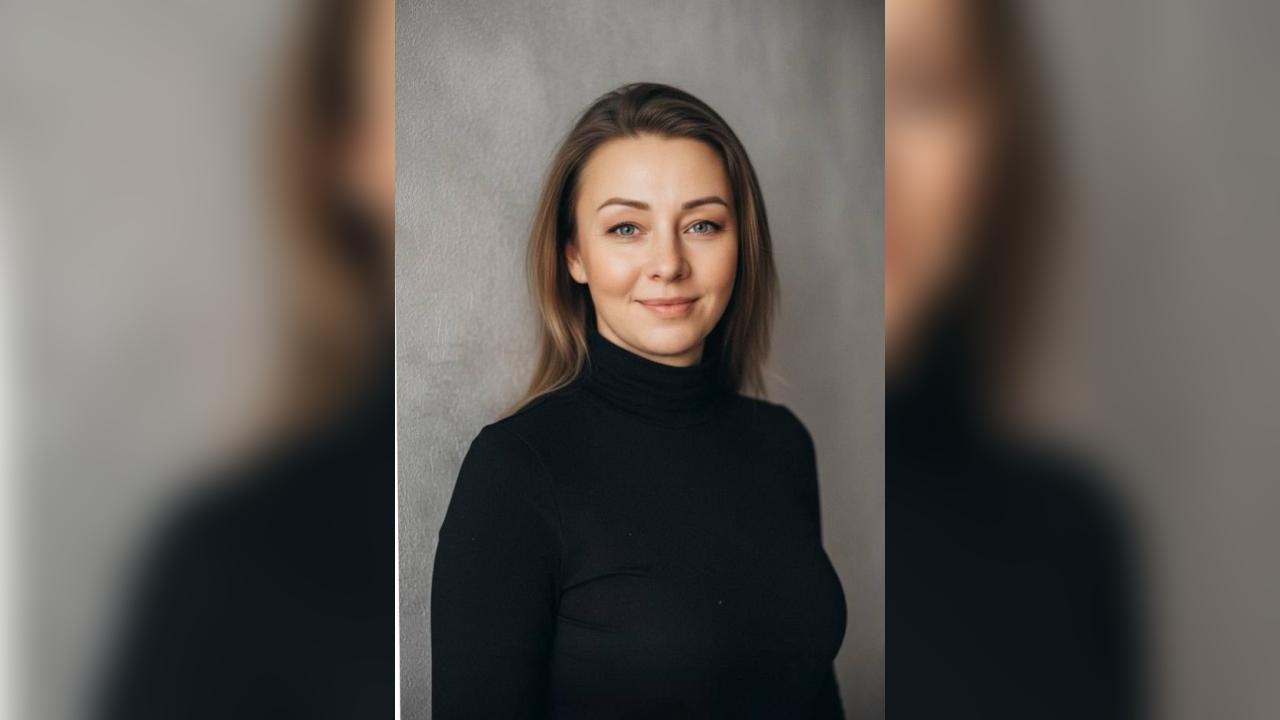 Webcam chat profile for LunaChic: Books/Reading