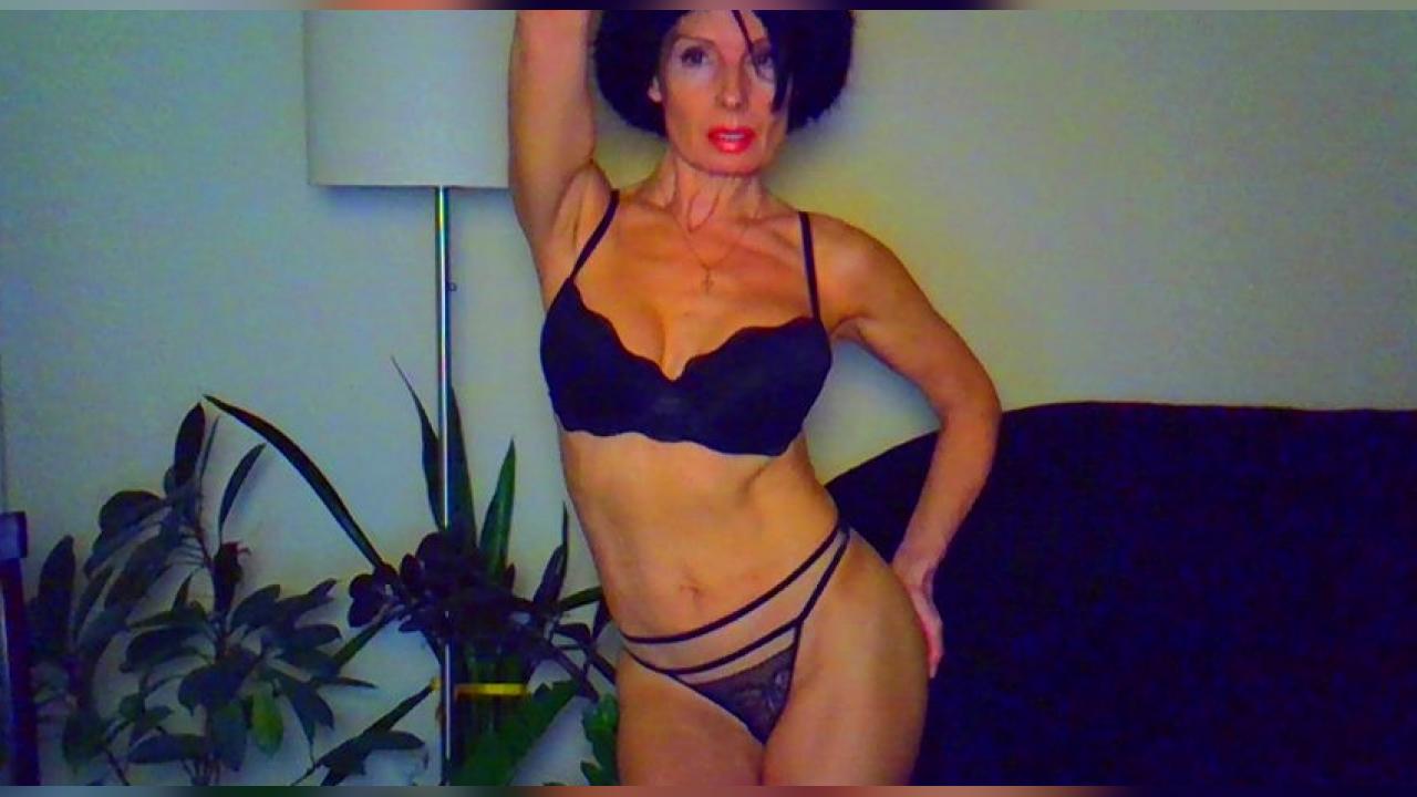 Webcam chat profile for AdorableAnna: Legs, feet & shoes