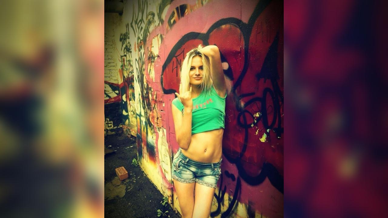 Webcam chat profile for Serenelle