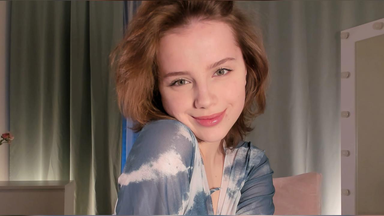 Webcam chat profile for GabiAddams: Legs, feet & shoes