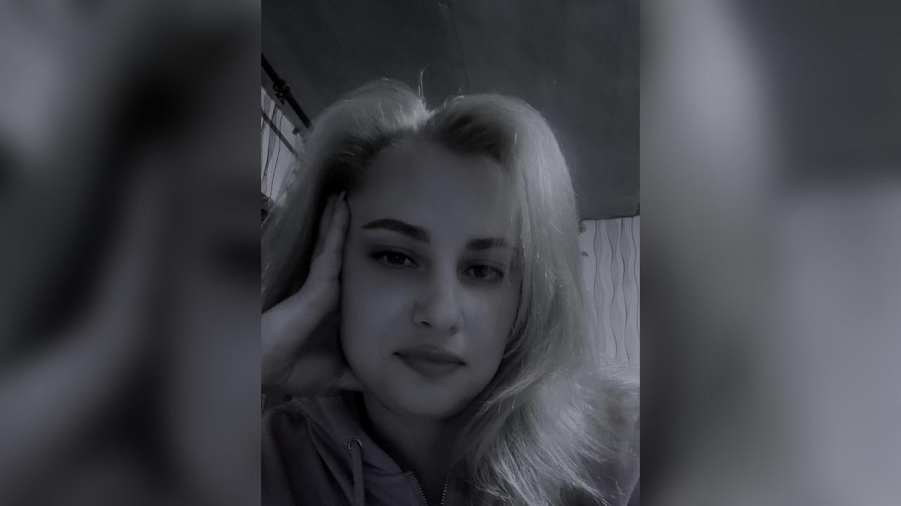 BlondAngel4