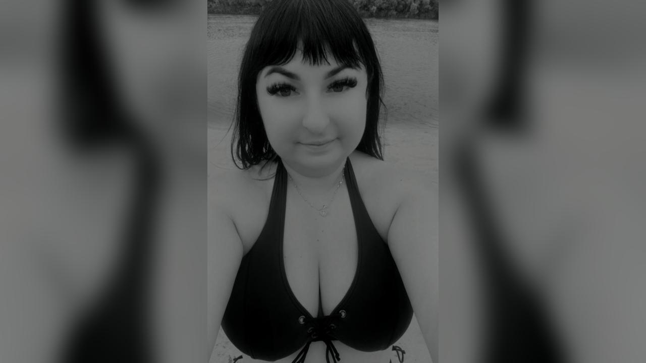 Webcam chat profile for LizaDeArmondx: Legs, feet & shoes