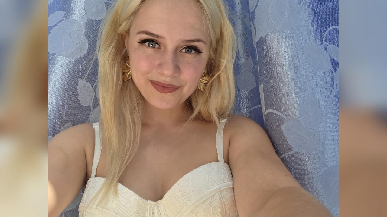 Webcam chat profile for Sloanne: Ask about my Hobbies