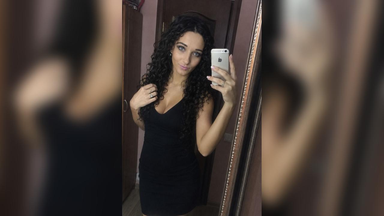 Webcam chat profile for VelvetBliss: Ask about my Hobbies