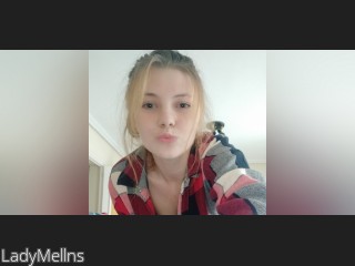 Image of cam model LadyMellns from CamContacts