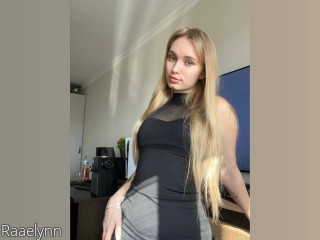 Image of cam model Raaelynn from CamContacts